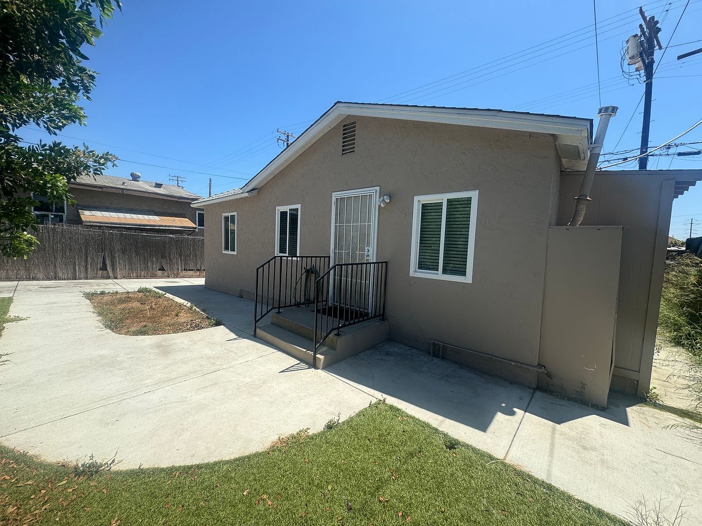 2129 National Ave photo 5