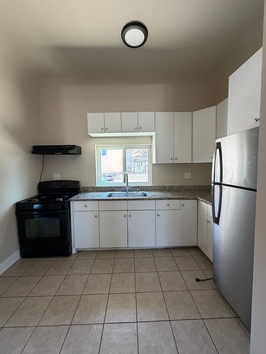 4105-7 Nordica Ave photo 5