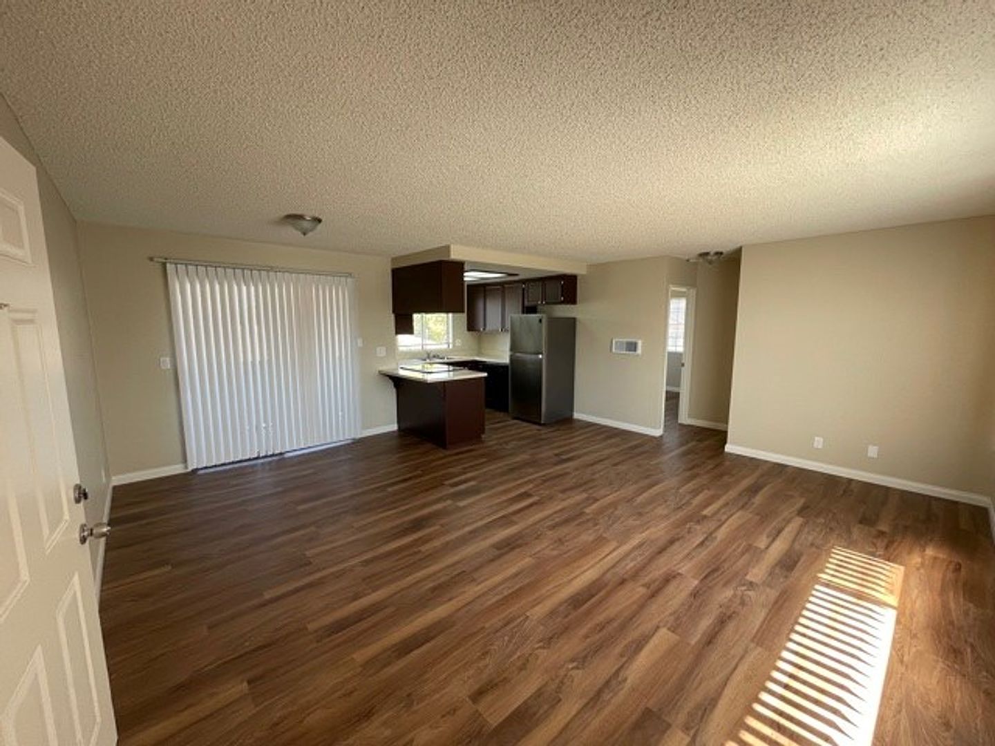140 Cedar Ave photo 4