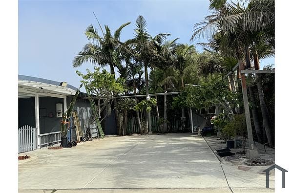 834 Florida St photo 2