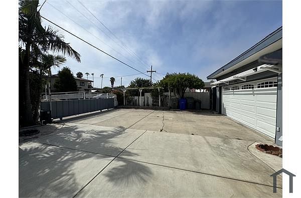 834 Florida St photo 4