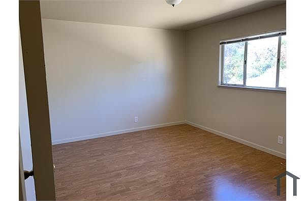 4060 Lyon Ave photo 3