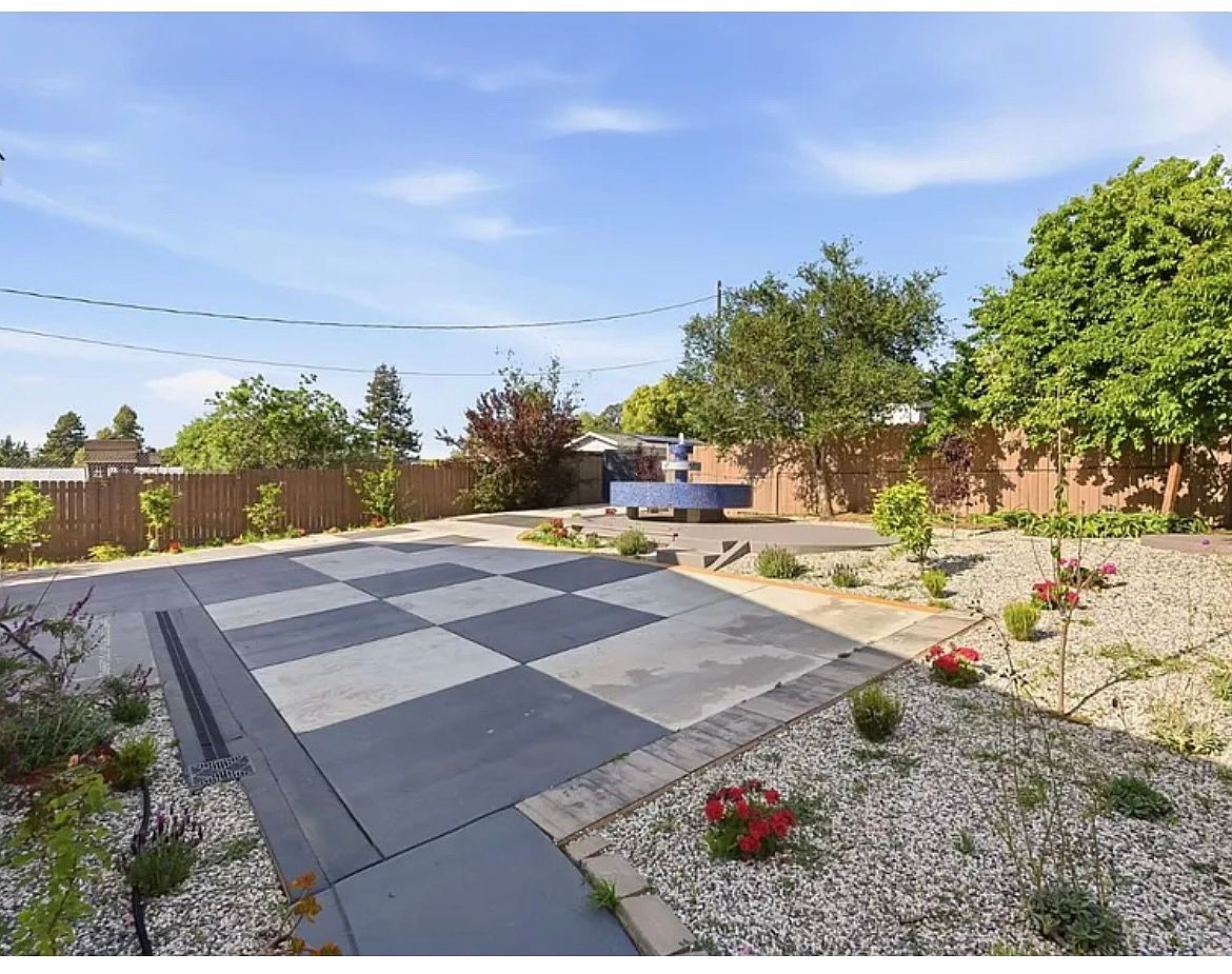 23051 Henry Ln photo 3