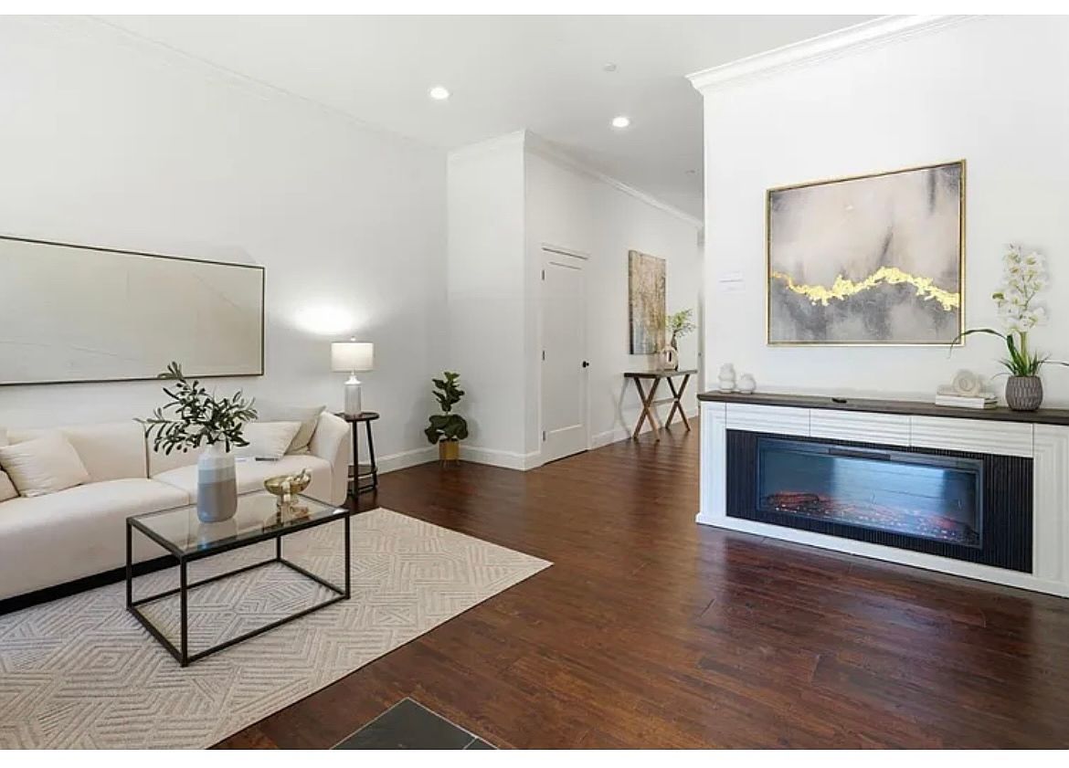 23051 Henry Ln photo 5