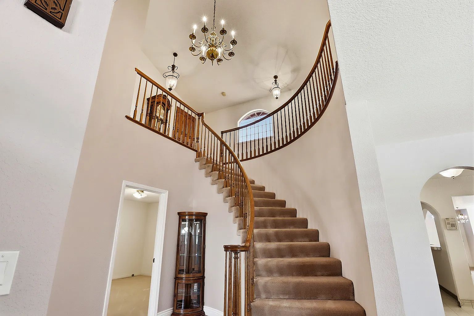559 Cherry Way photo 4