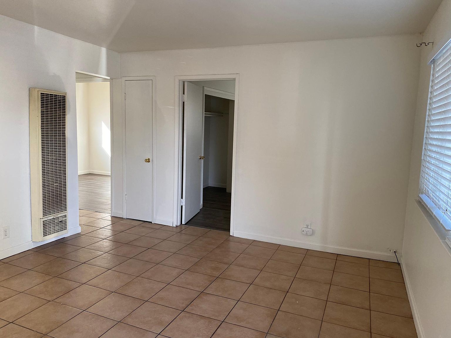 2BR/2BA Apartment on 11th St · Union City photo 4
