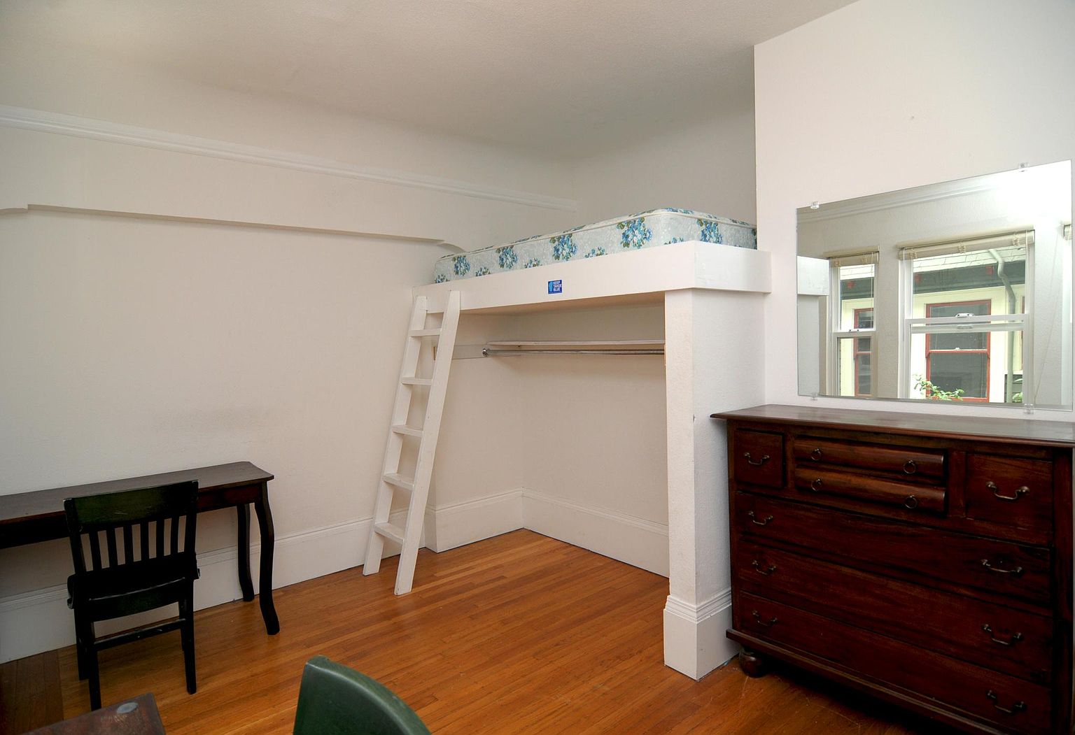 2519 College Ave photo 5