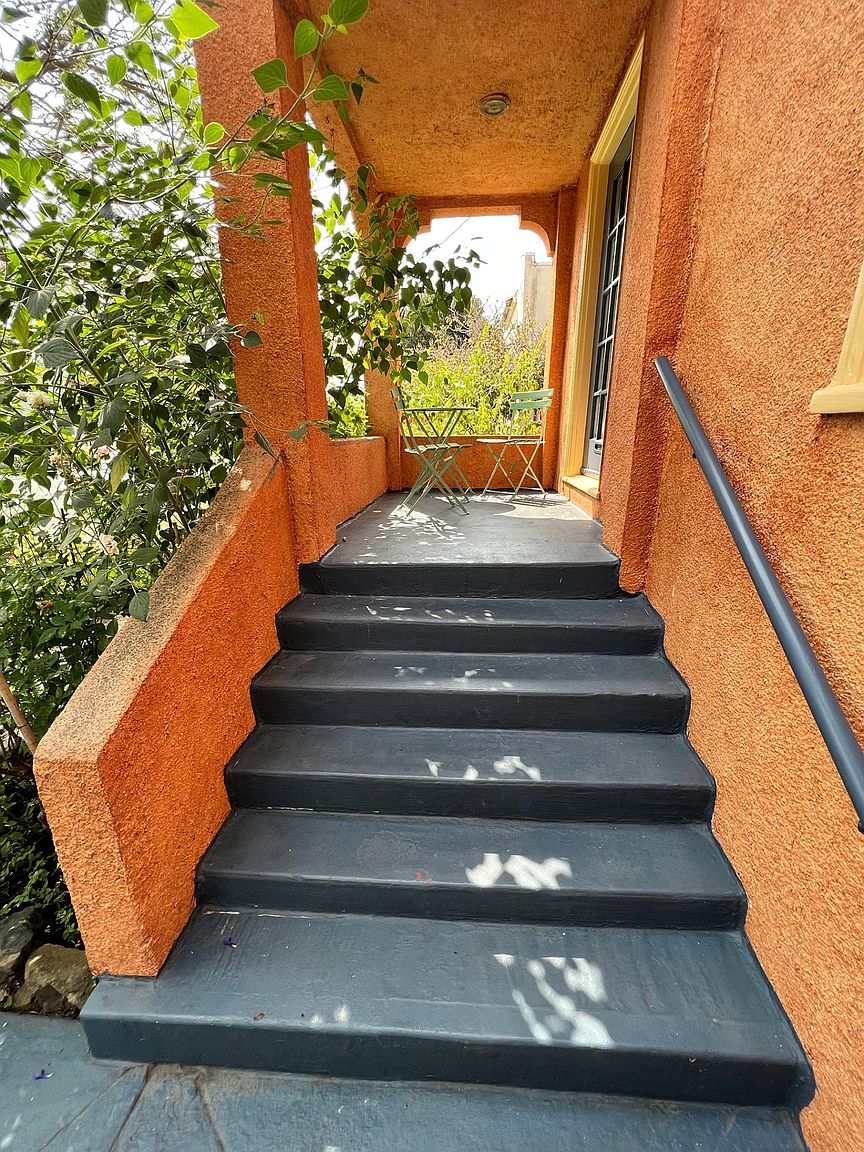1012 Ramona Ave photo 4