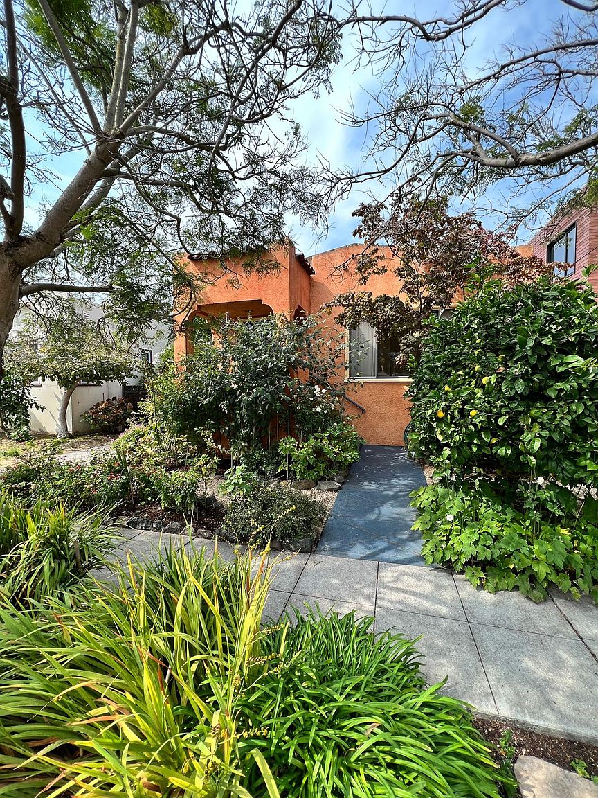 1012 Ramona Ave photo 2