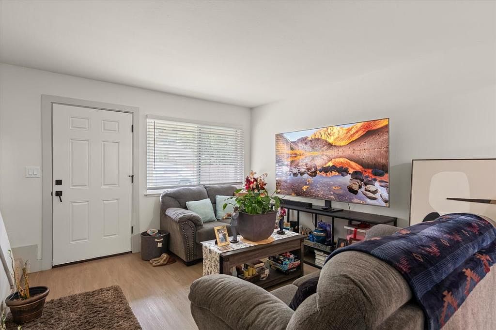 Forest Avenue Apartments photo 3