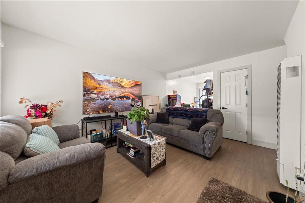 Forest Avenue Apartments photo 2