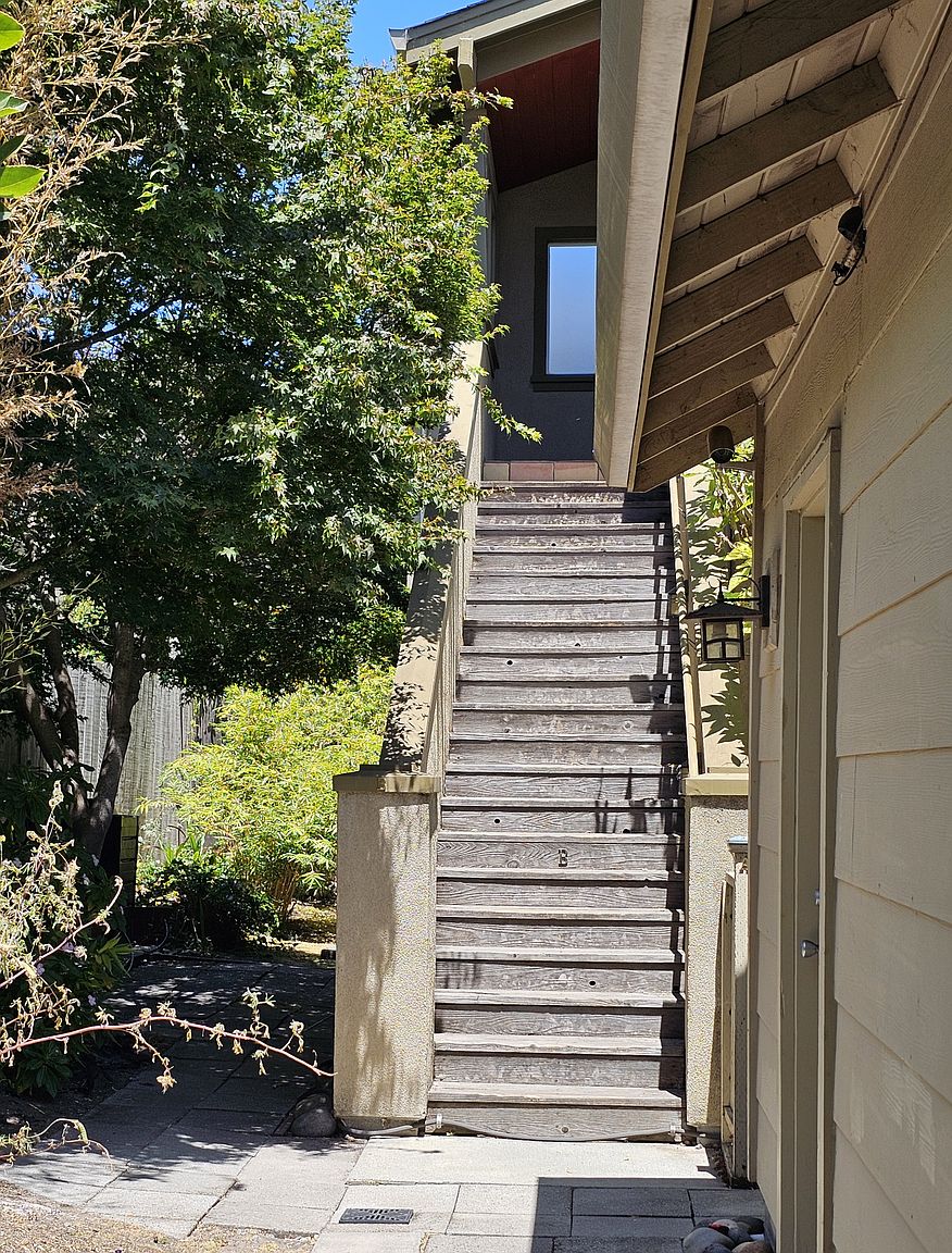 125 Plum St unit B photo 3