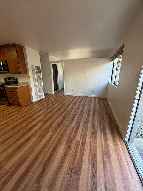 5716 Soquel Dr photo 2