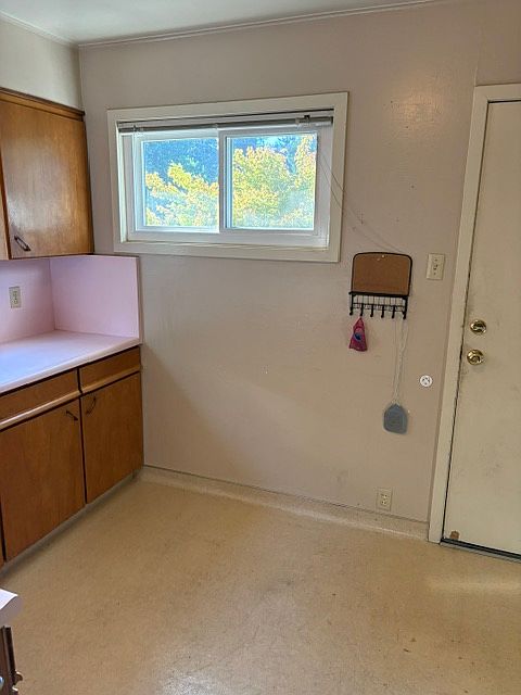 208 Farmer St photo 5
