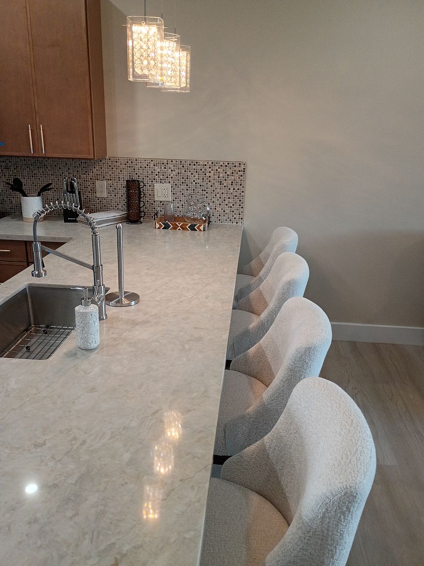 44 N Sunvalley Blvd photo 5