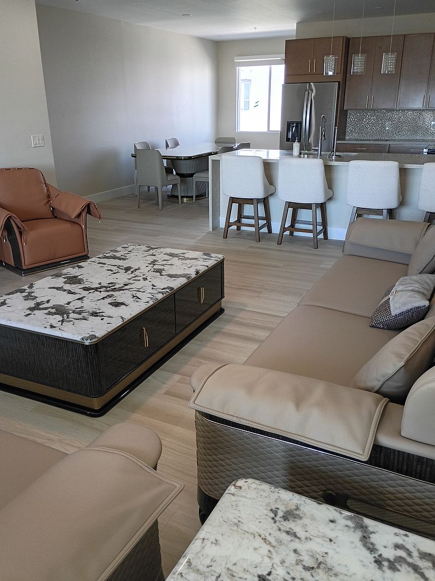 44 N Sunvalley Blvd photo 4