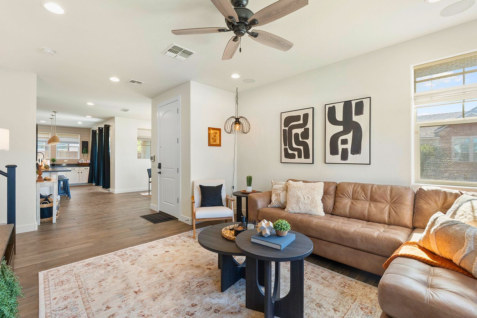 1950 E Lantana Dr photo 3