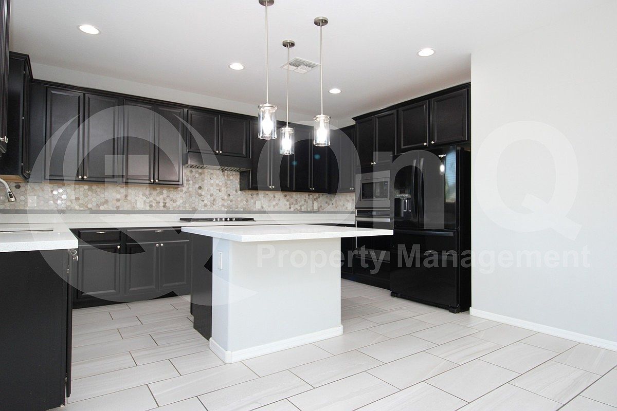 2092 E Lantana Dr photo 2