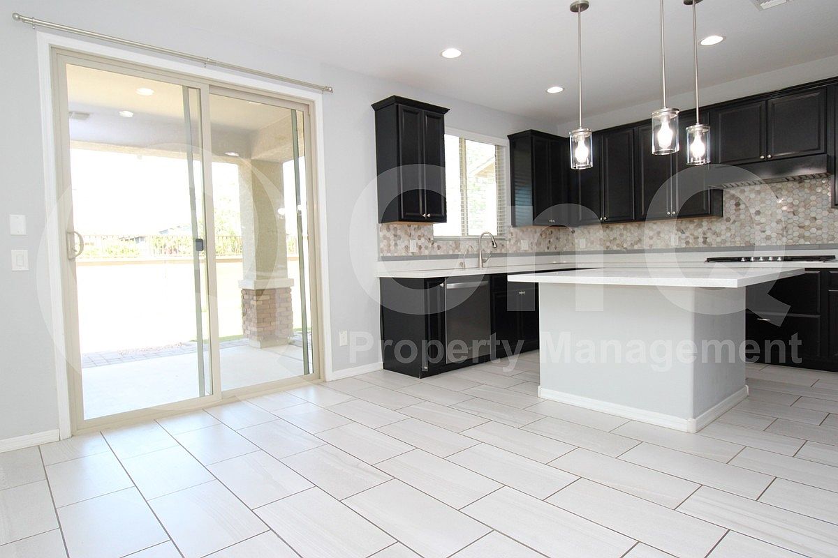 2092 E Lantana Dr photo 4
