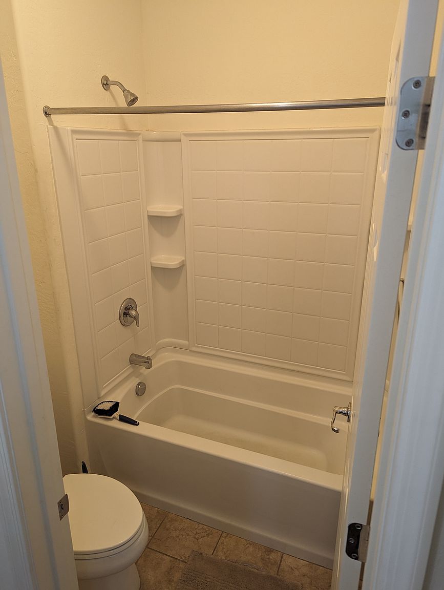 2721 S Eastridge photo 2