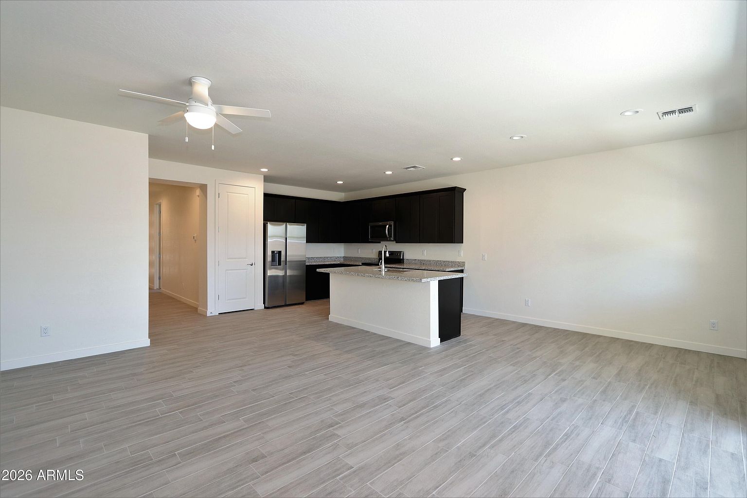 2313 W Pollack St photo 5