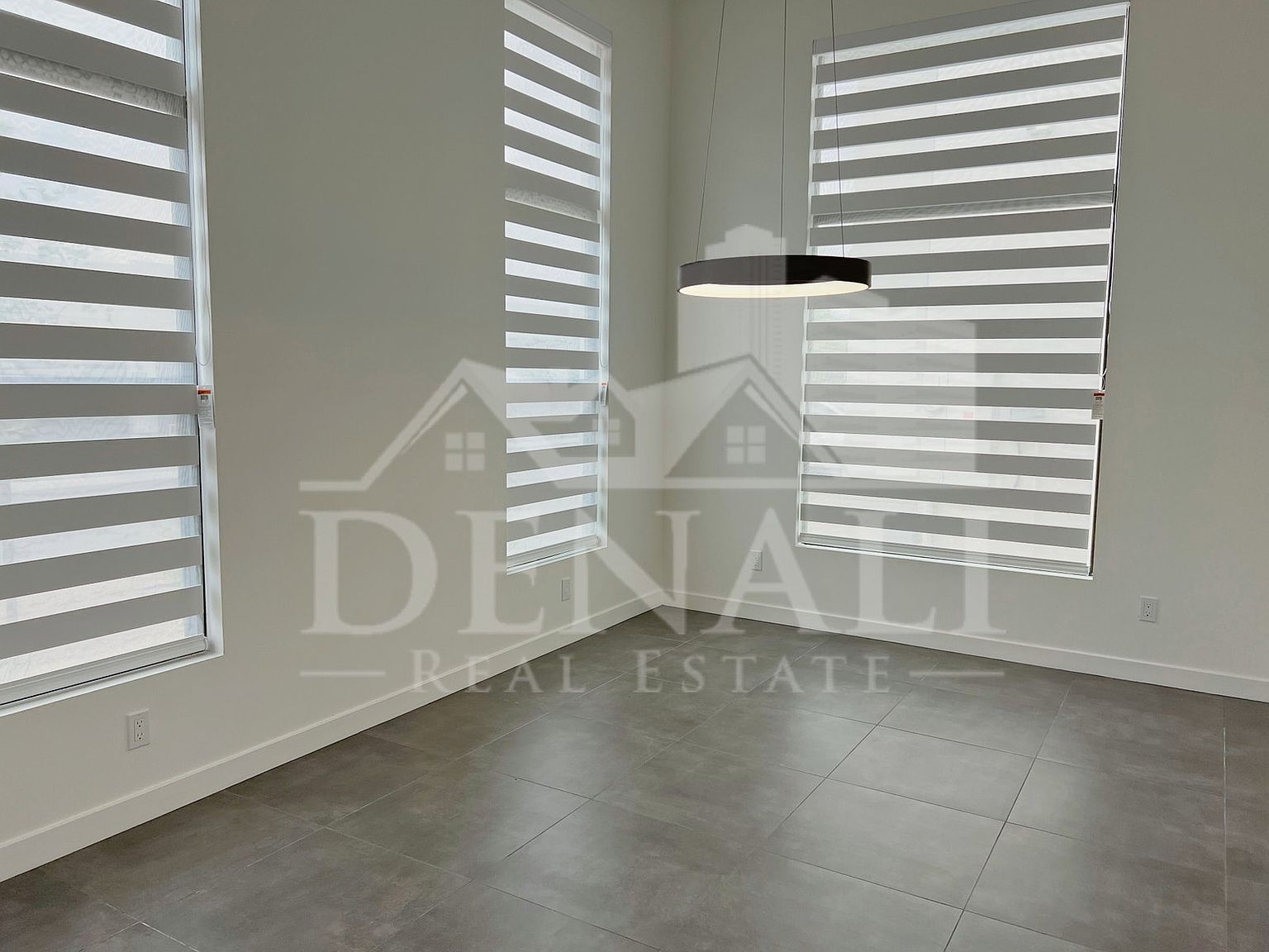 10920 E North Ln photo 4