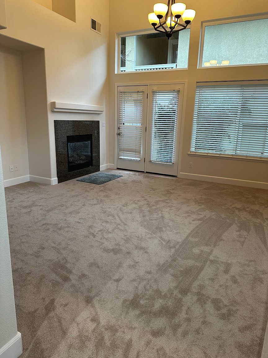 422 Matteri Cir photo 5