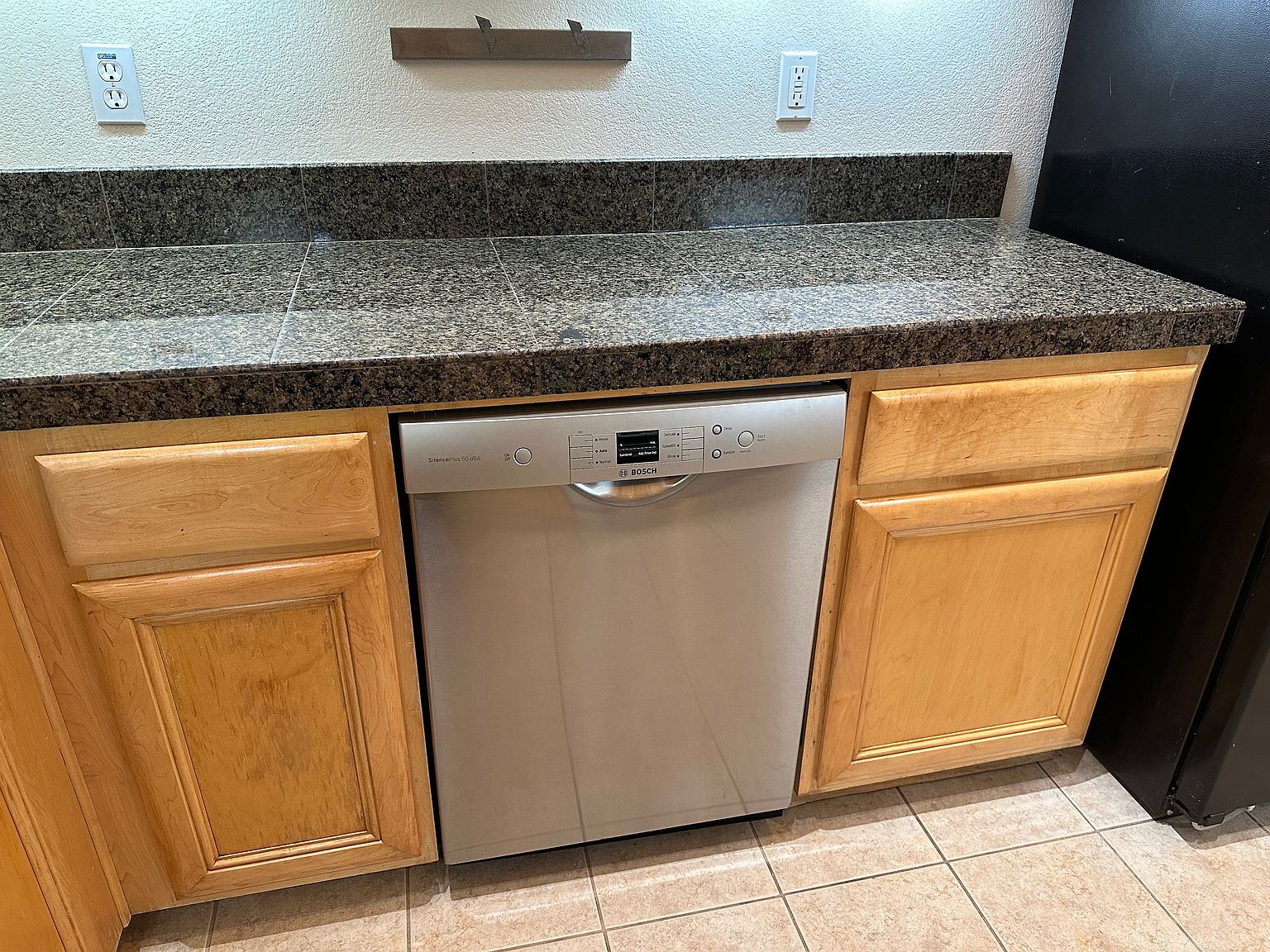 422 Matteri Cir photo 2