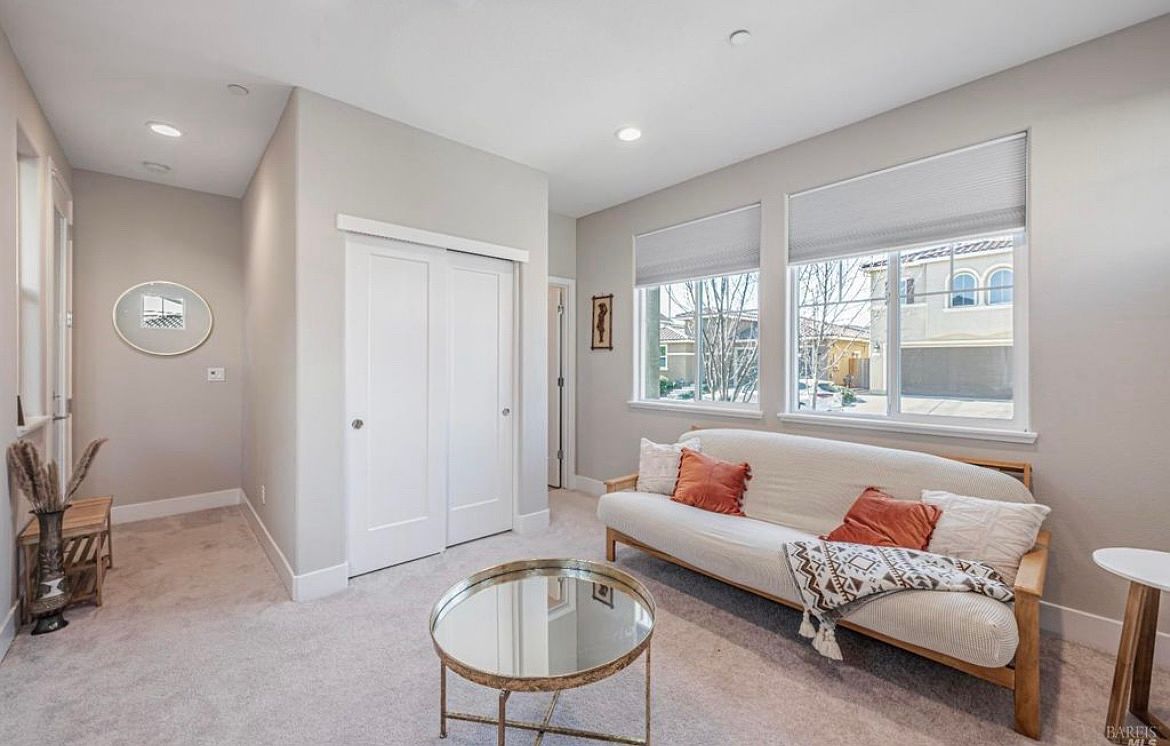 5614 Kameron Pl photo 3