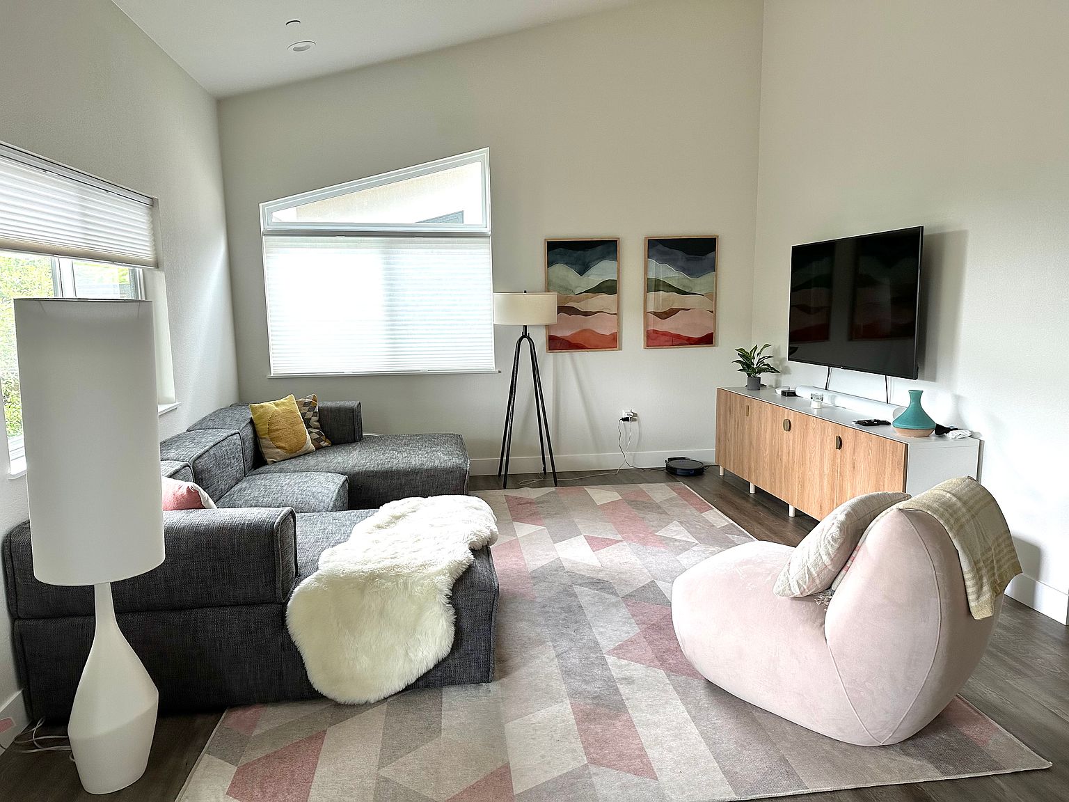 533 N Cloverdale Blvd photo 4