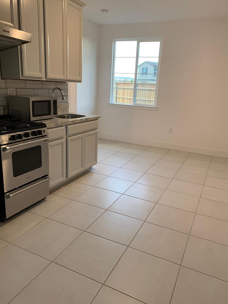 36 E Stefano Ave photo 2