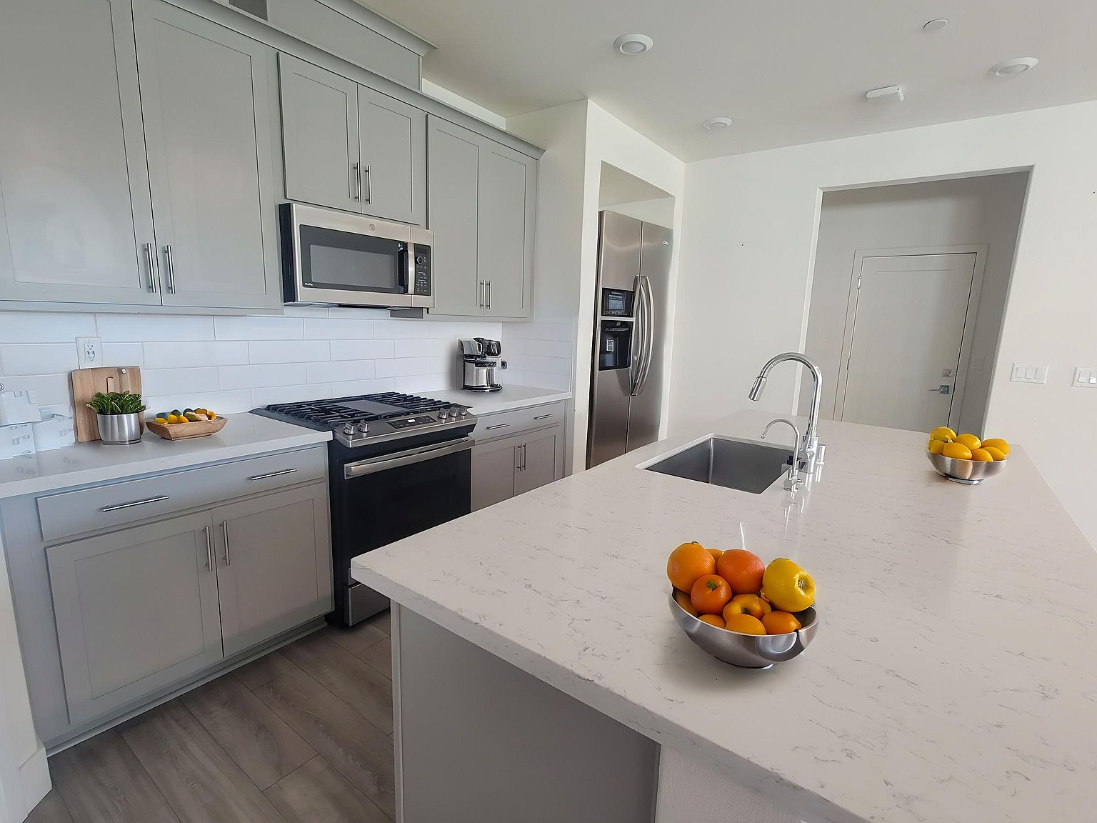 2377 Ostera St photo 4