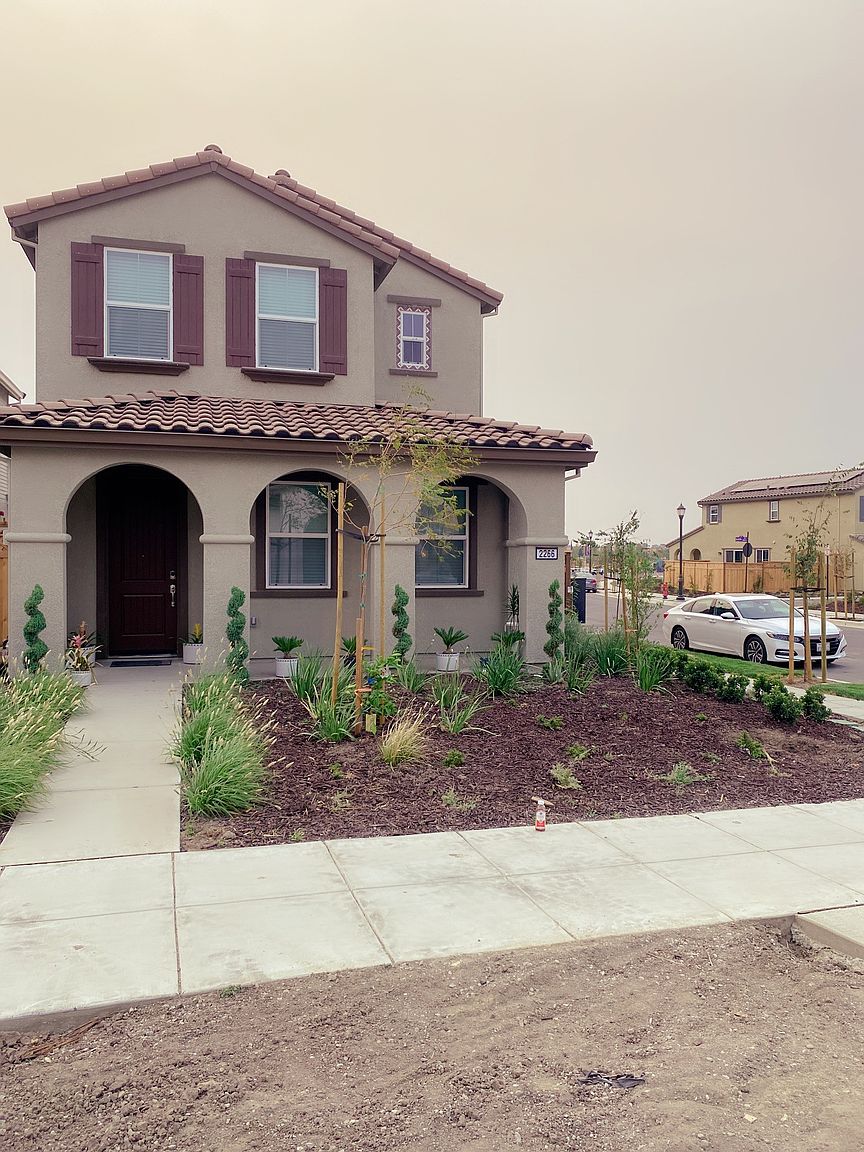 2266 S Stunham Ln photo 2