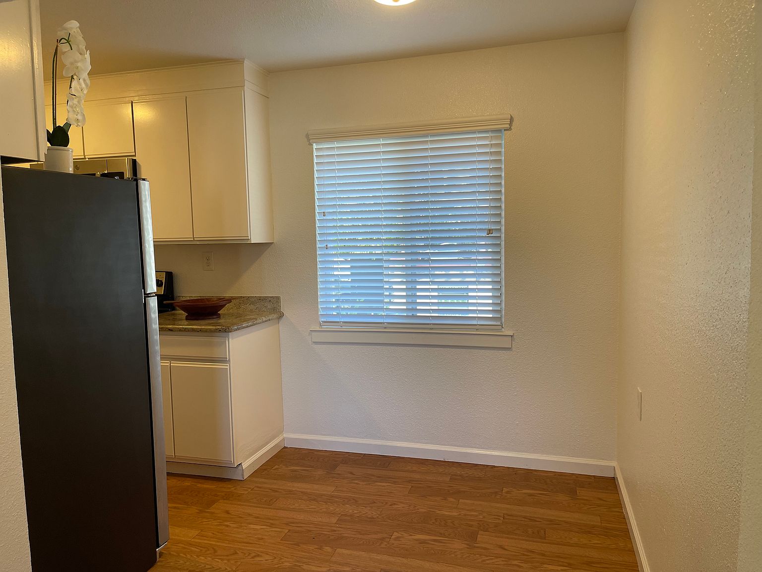 1BR/1BA Single Family House on Saratoga Ave · Santa Clara photo 3
