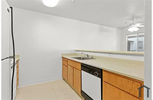 800 Hillsdale Ave photo 3