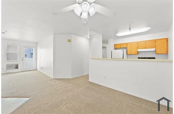 800 Hillsdale Ave photo 2