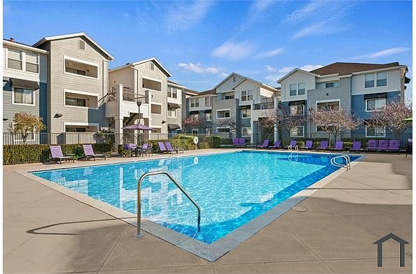 800 Hillsdale Ave photo 5