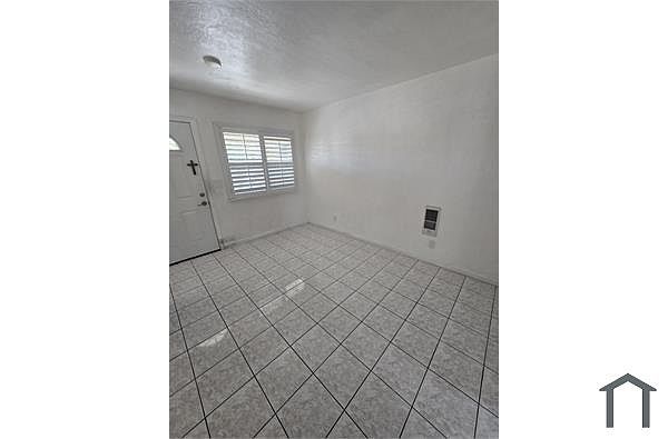 2407 Mather Dr photo 2