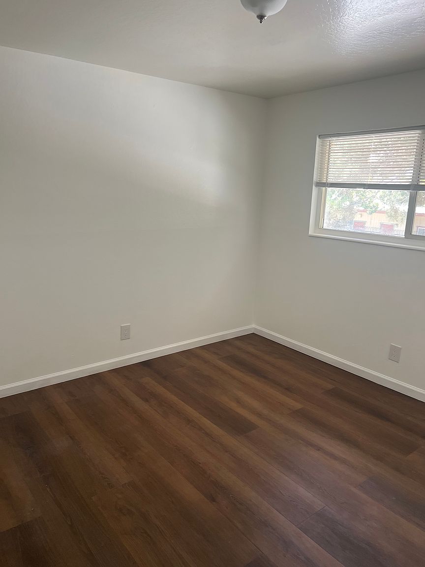 2BR/1BA Single Family House on Dowdy St · Gilroy photo 3