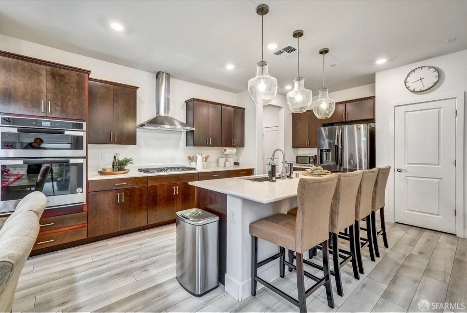 245 Sespe Creek Ave photo 4