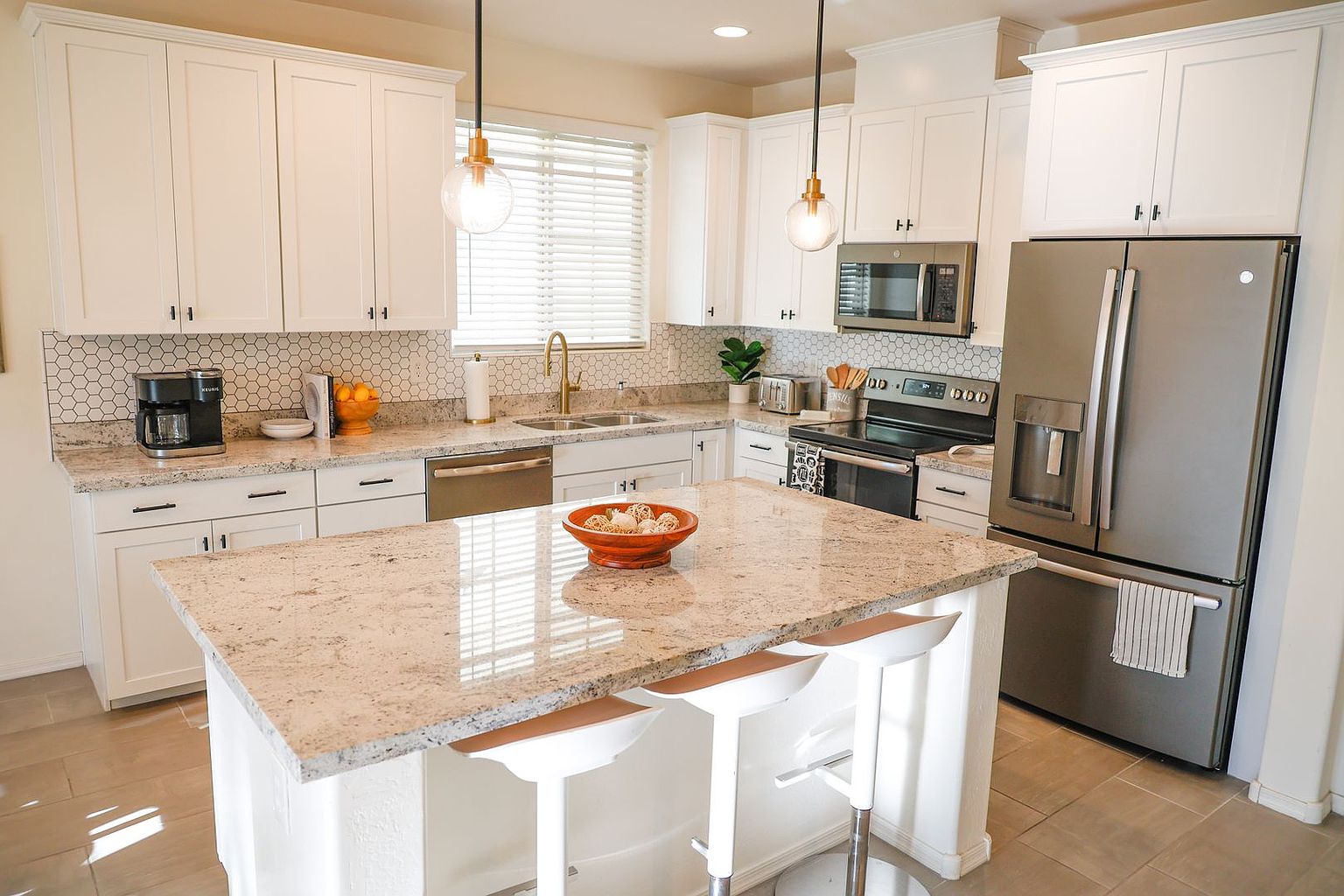 2658 South Harmony Avenue, Gilbert, AZ 85295 photo 3