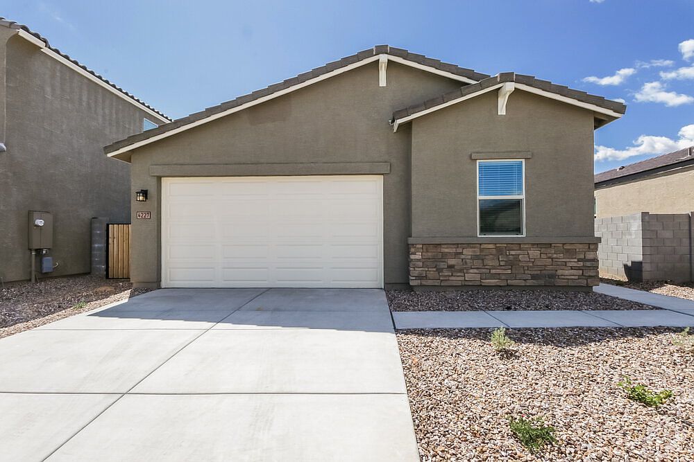 4227 W Coneflower Ln photo 2