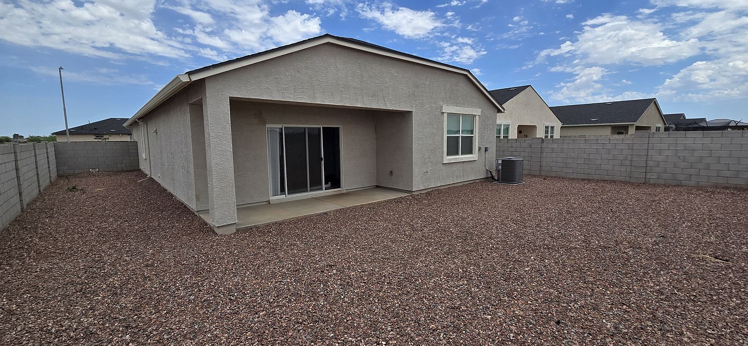 1527 E Lardner Dr photo 4