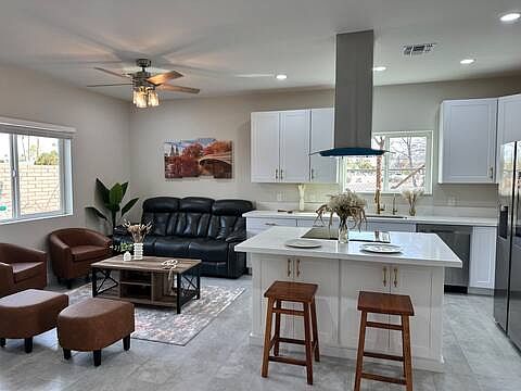 1847 W Juanita Ave photo 4