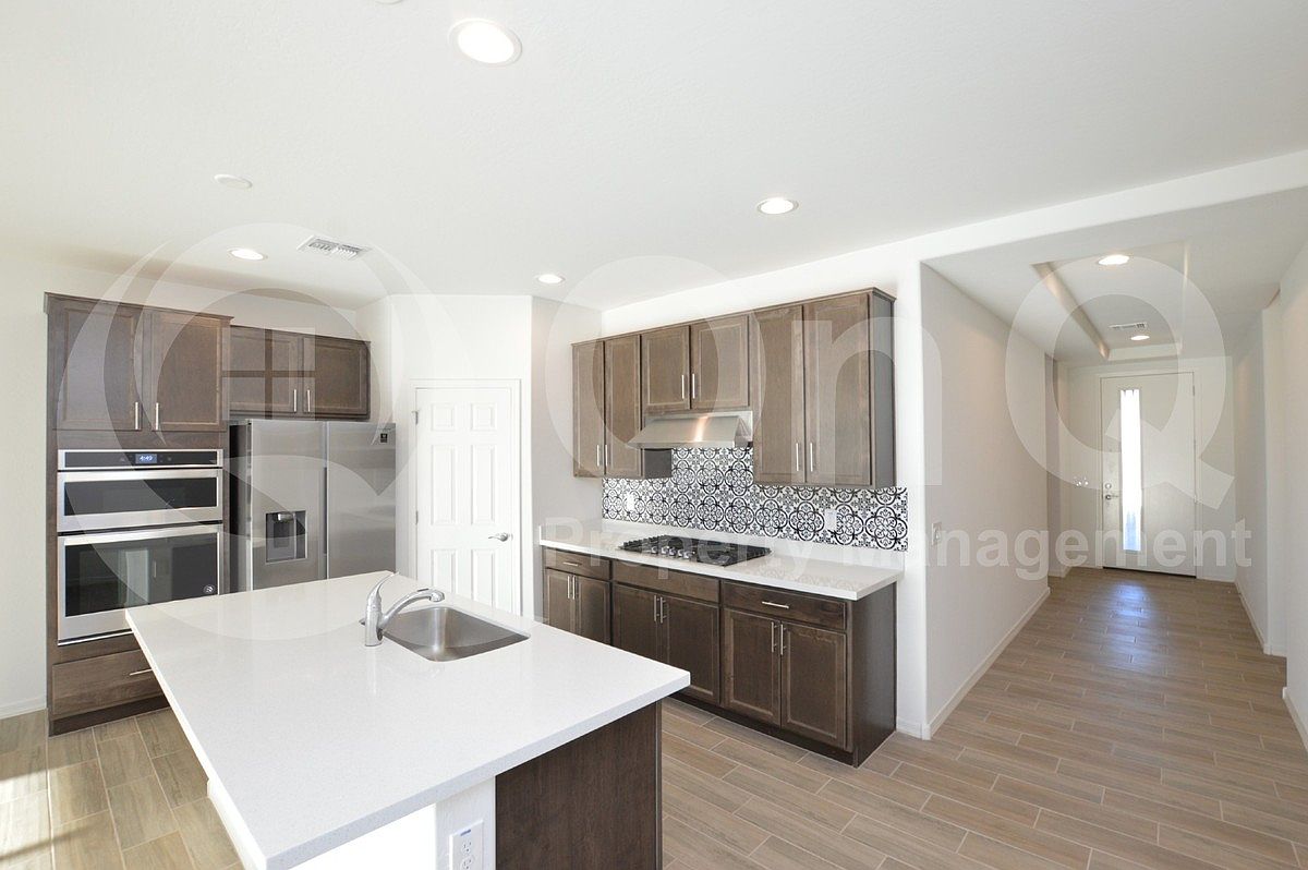 21914 S 226th Pl photo 3