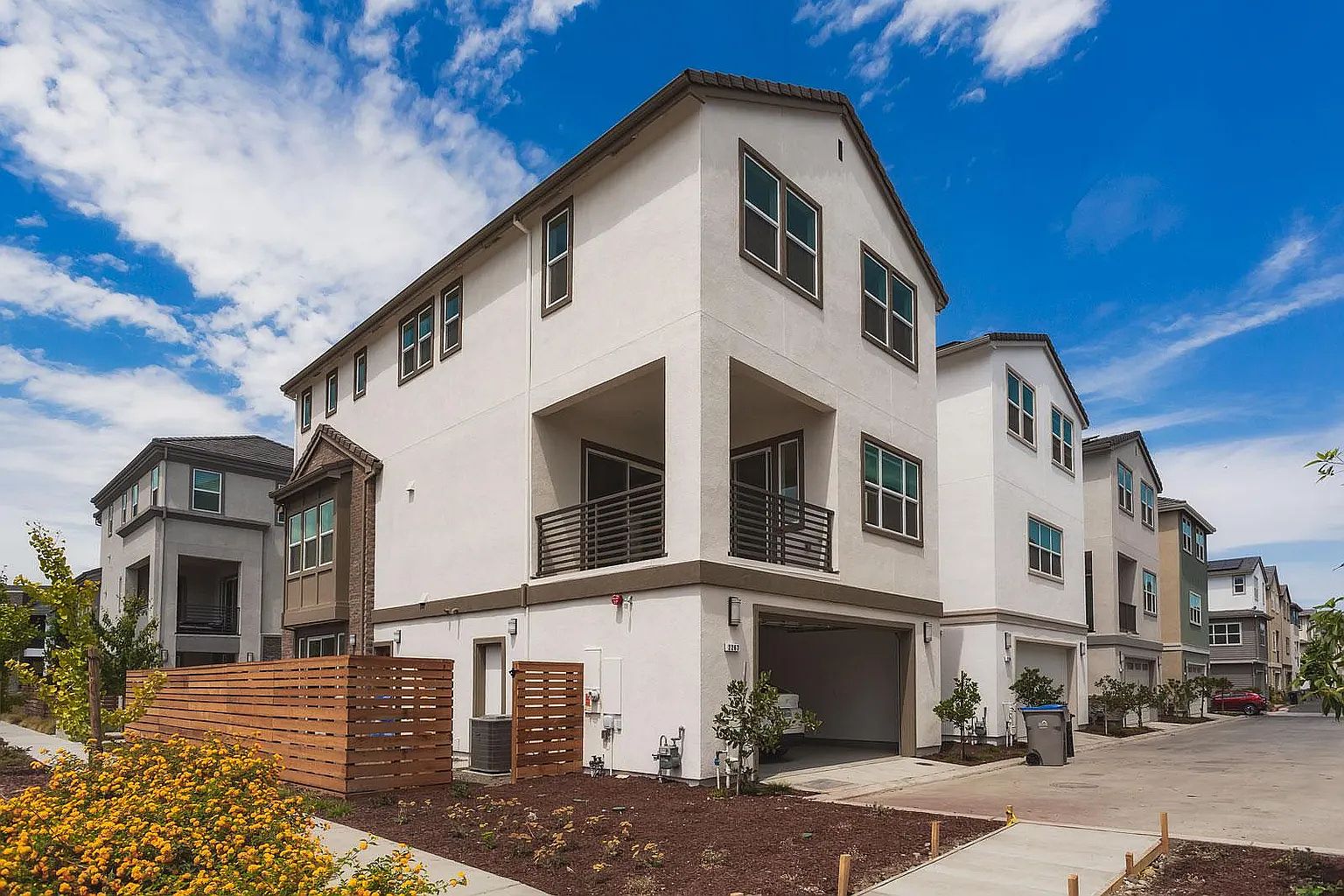 2263 Pastoral Loop photo 4