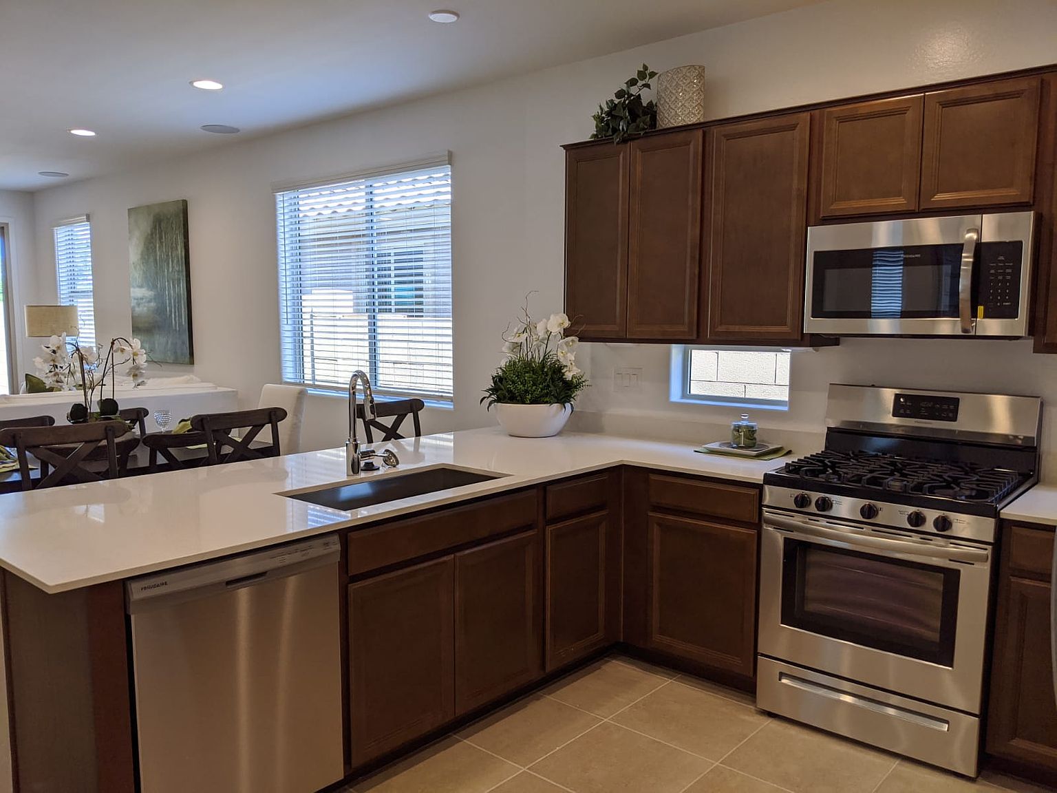 2232 W Donner Dr photo 4
