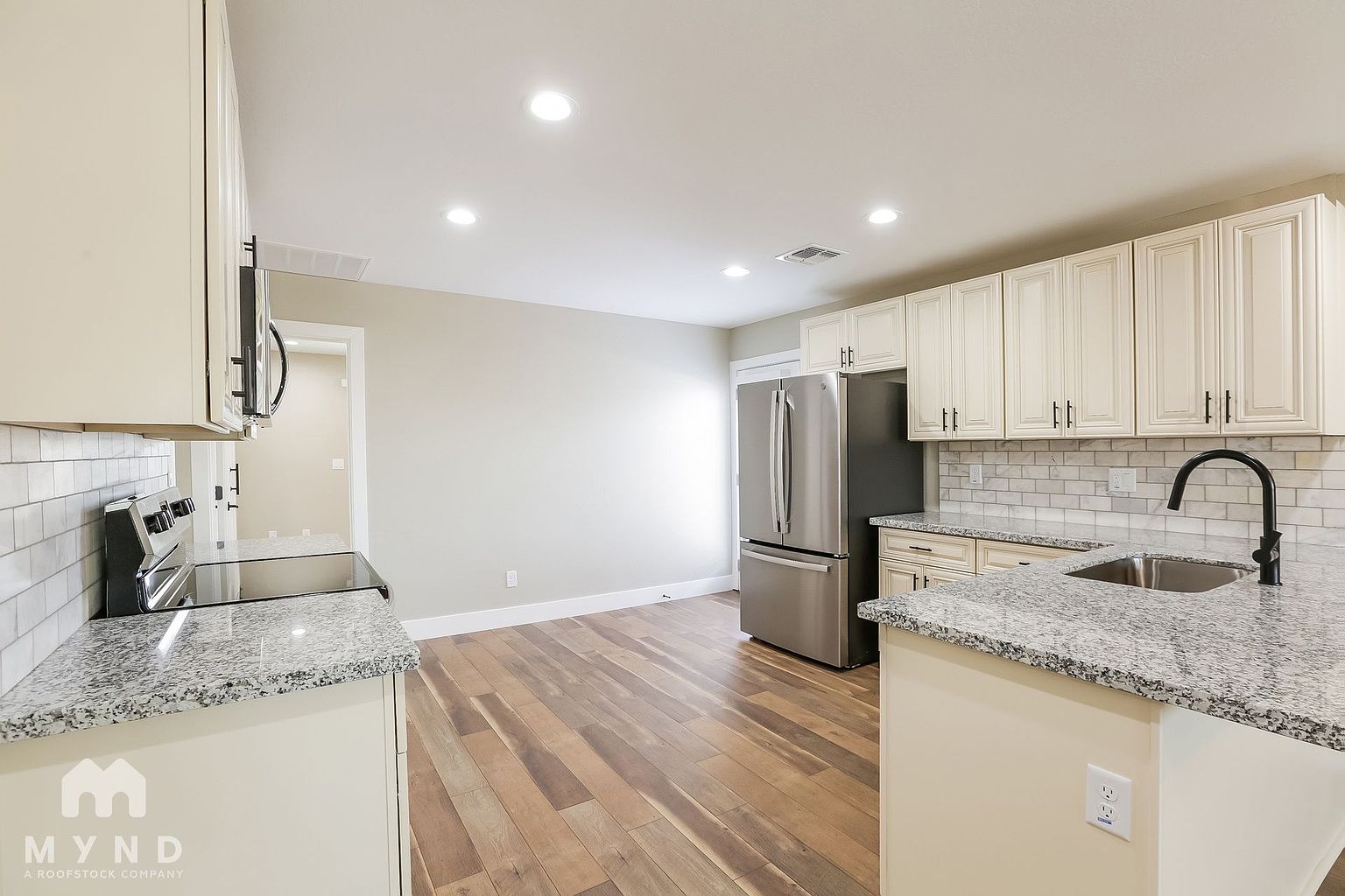 5108 S 23rd Ave Phoenix, AZ 85041 photo 4