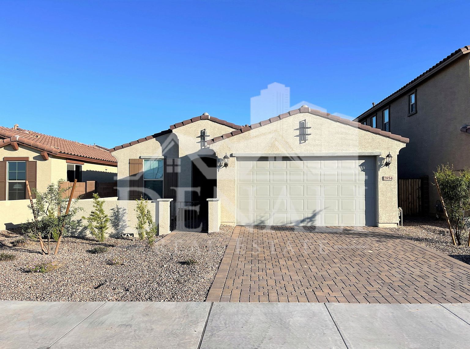 7954 W Medlock Dr Glendale, AZ 85303 photo 2