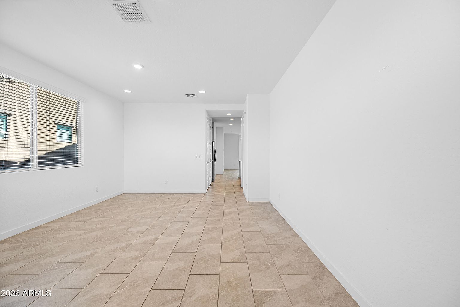8911 W Solano Dr Glendale, AZ 85305 photo 2